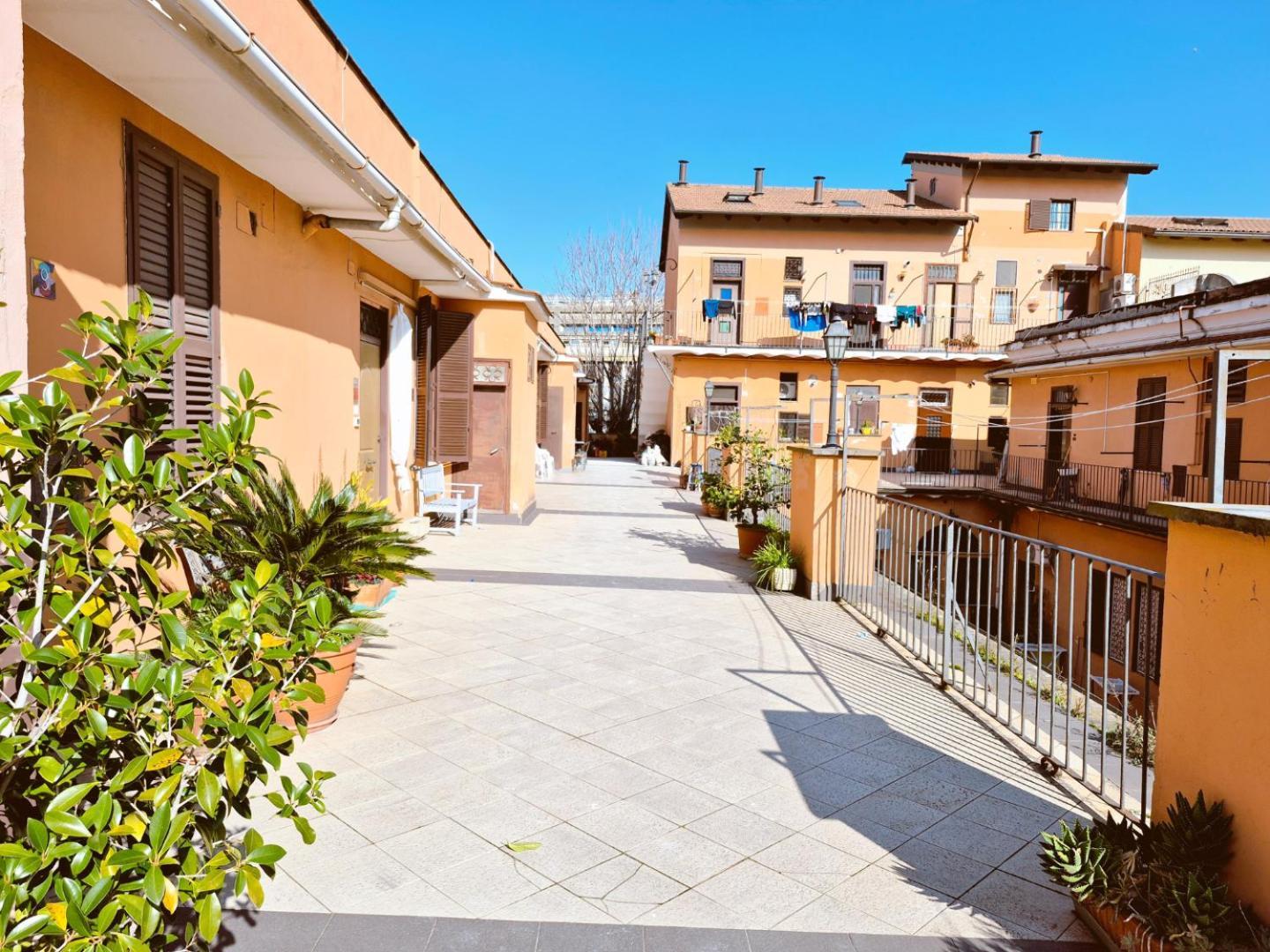 Elegante Con Terrazzino A San Lorenzo Roma